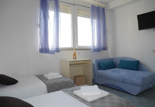 Apartment in Dugi Rat - Apartment in Dugi Rat with Seaview, Balcony, Air condition, WIFI (5132-1) Apartment in Dugi Rat - Apartment in Dugi Rat with Seaview, Balcony, Air condition, WIFI (5132-1)