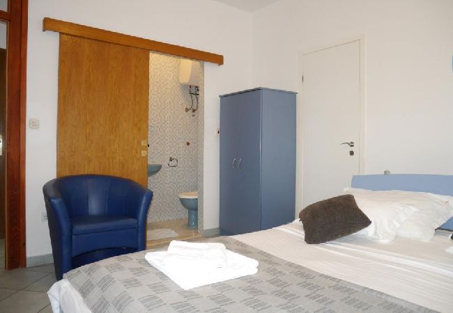 Apartment in Dugi Rat - Apartment in Dugi Rat with Seaview, Balcony, Air condition, WIFI (5132-1) Apartment in Dugi Rat - Apartment in Dugi Rat with Seaview, Balcony, Air condition, WIFI (5132-1)