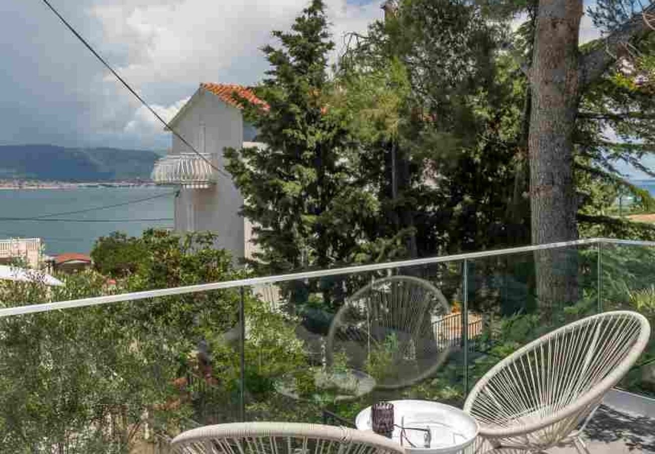 Apartment in Arbanija - Apartment in Arbanija with Seaview, Terrace, Air condition, WIFI (5139-2)