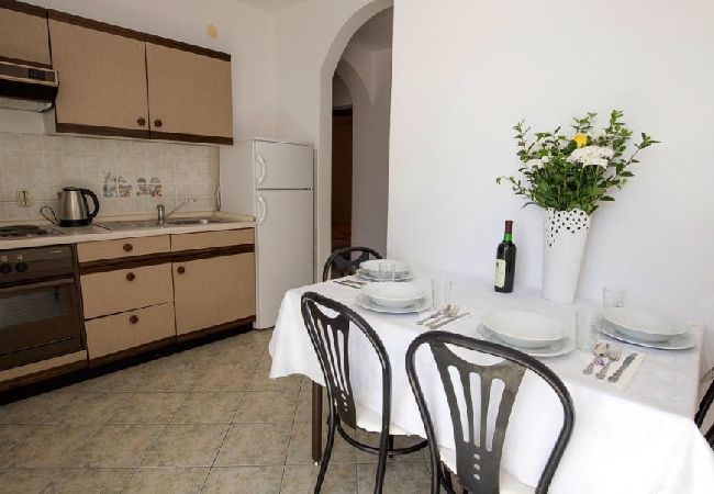 Apartment in Duce - Apartment in Duće with Seaview, Balcony, Air condition, WIFI (5146-6) Apartment in Duce - Apartment in Duće with Seaview, Balcony, Air condition, WIFI (5146-6)