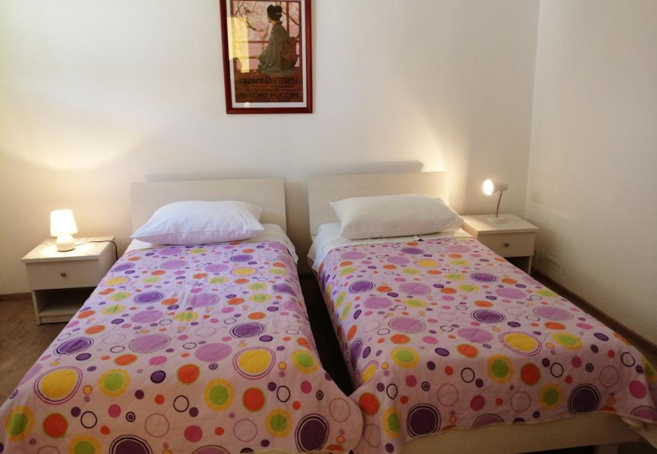 Apartment in Primošten - Apartment in Primošten with Seaview, Terrace, Air condition, WIFI (5155-1)