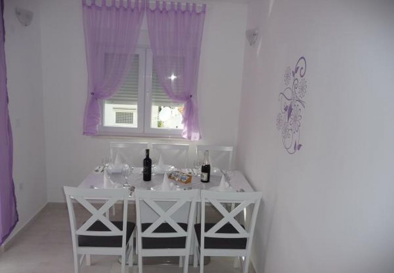 Apartment in Sibenik - Apartment in Brodarica with Seaview, Balcony, Air condition, WIFI (5183-1)