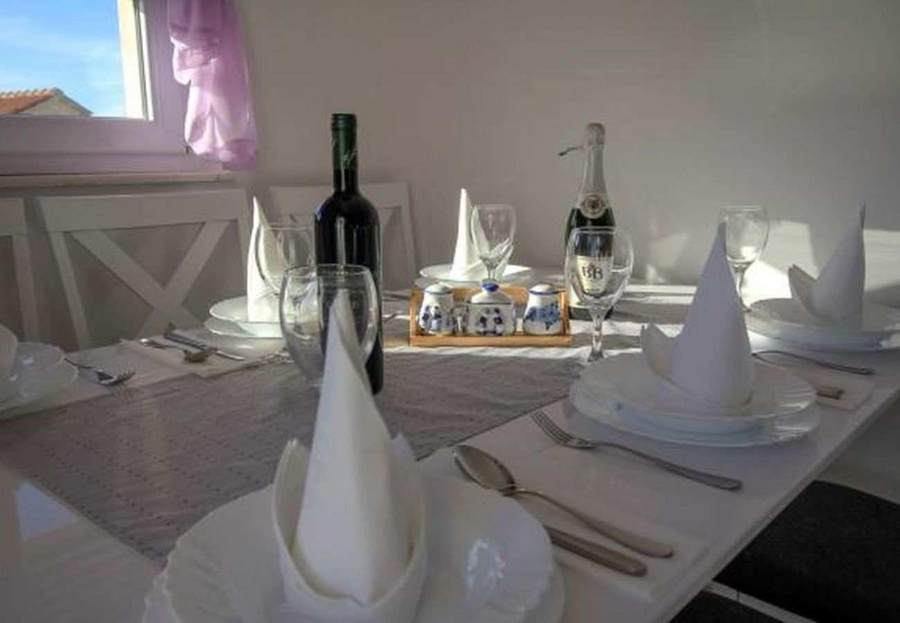 Apartment in Sibenik - Apartment in Brodarica with Seaview, Balcony, Air condition, WIFI (5183-1)