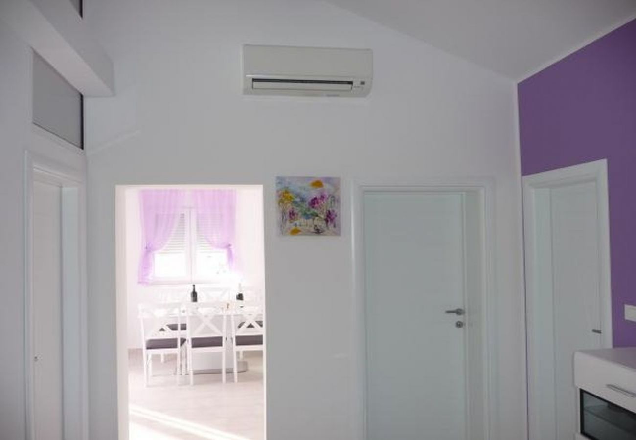 Apartment in Sibenik - Apartment in Brodarica with Seaview, Balcony, Air condition, WIFI (5183-1)