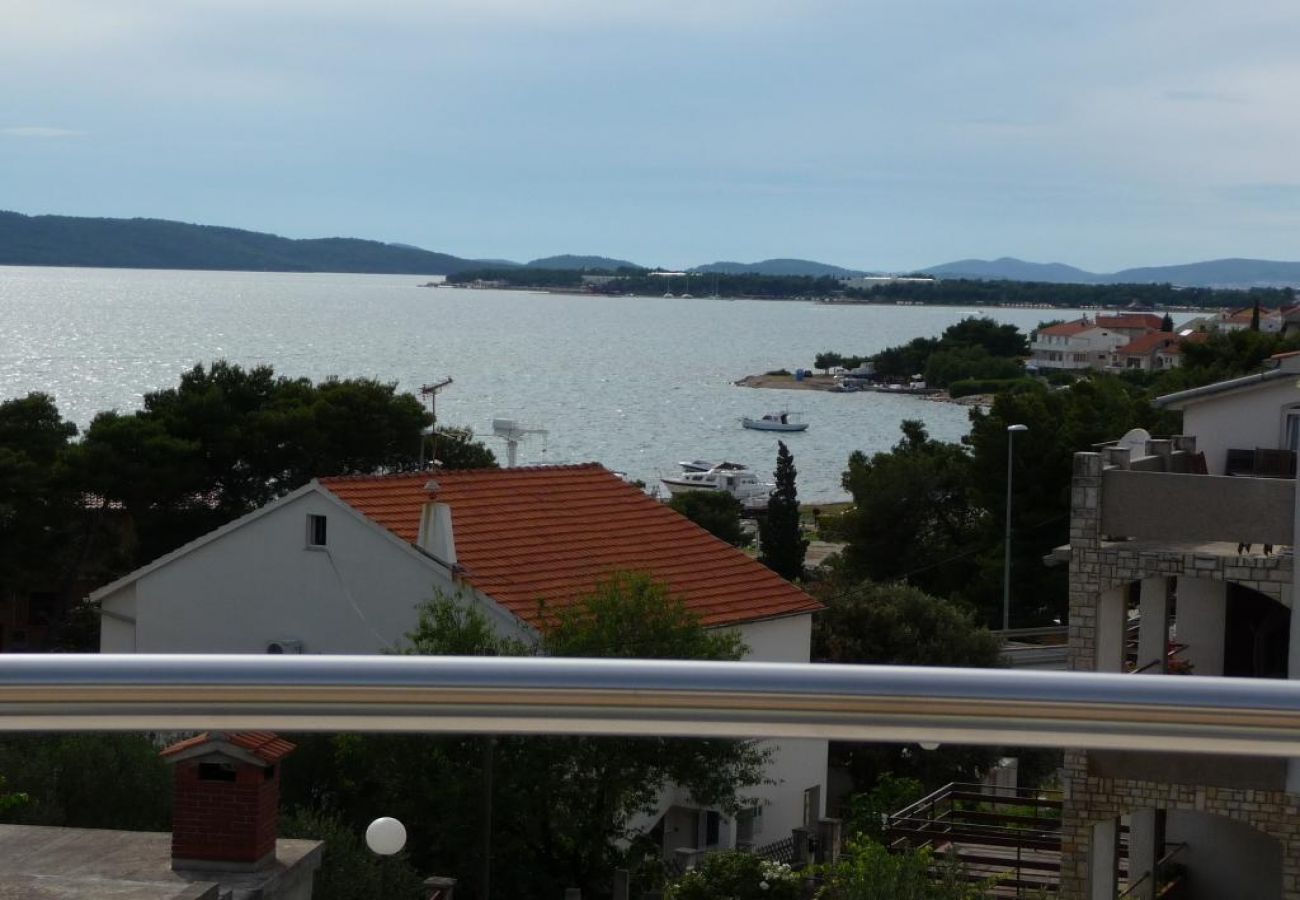 Apartment in Sibenik - Apartment in Brodarica with Seaview, Balcony, Air condition, WIFI (5183-1)