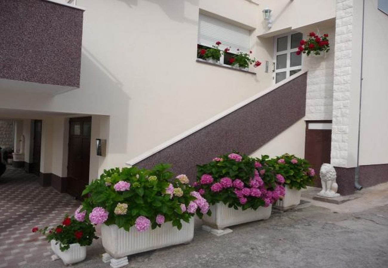 Apartment in Sibenik - Apartment in Brodarica with Seaview, Balcony, Air condition, WIFI (5183-1)