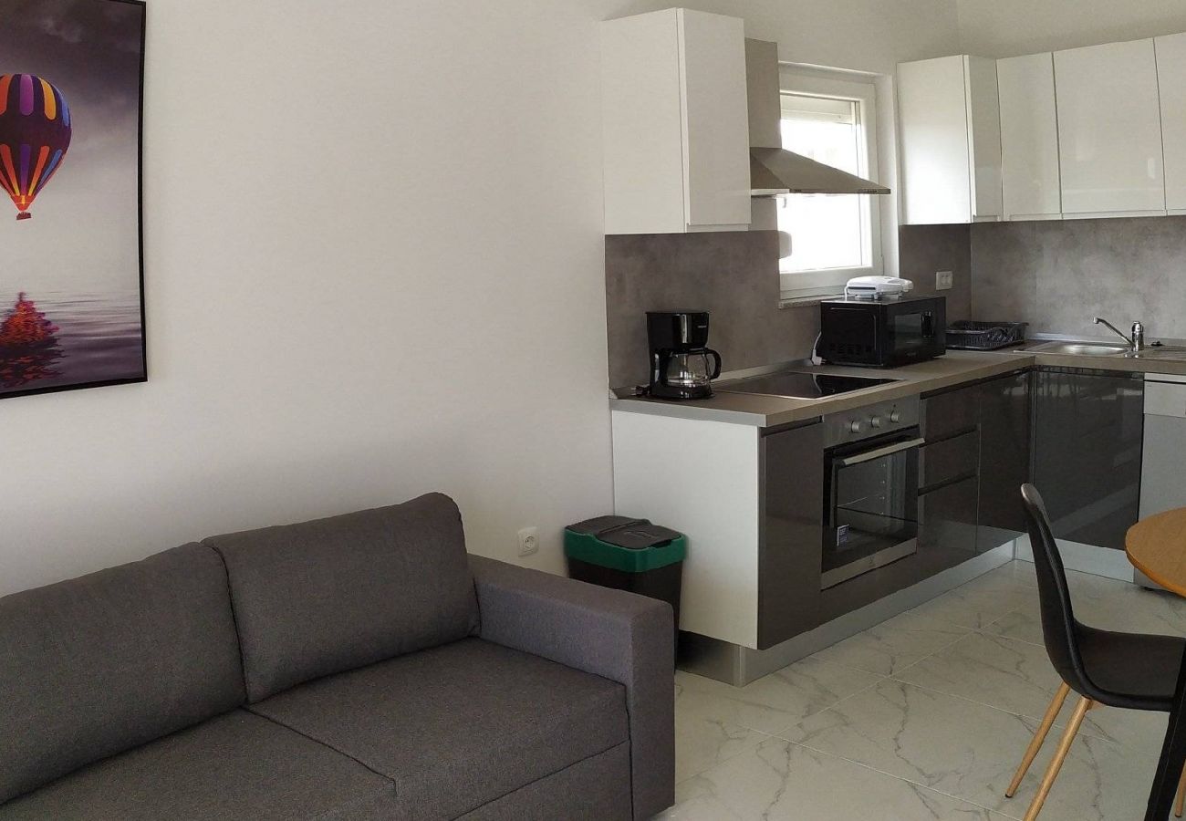 Apartment in Okrug Gornji - Apartment in Okrug Gornji with Seaview, Balcony, Air condition, WIFI (5059-5)