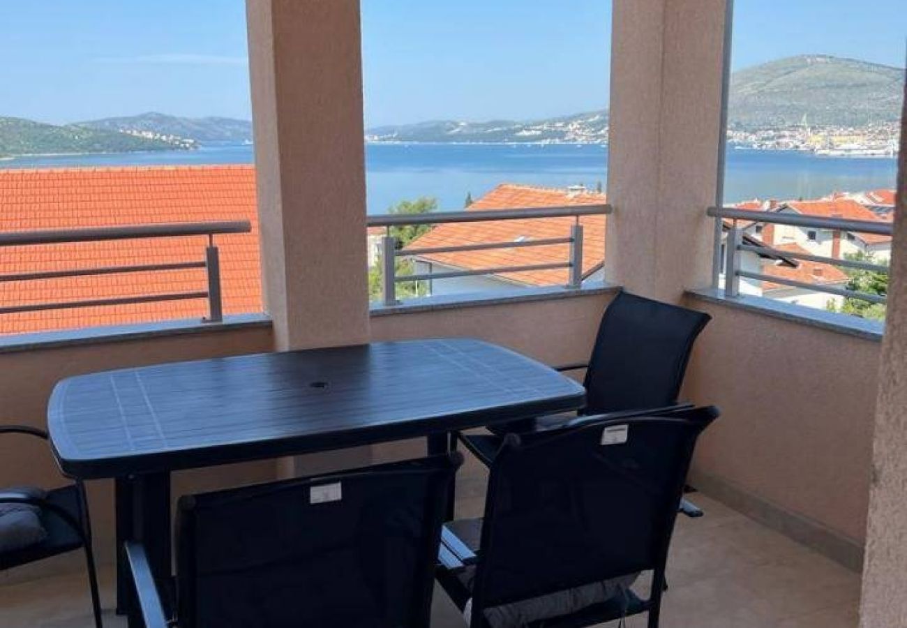 Apartment in Okrug Gornji - Apartment in Okrug Gornji with Seaview, Balcony, Air condition, WIFI (5059-5)