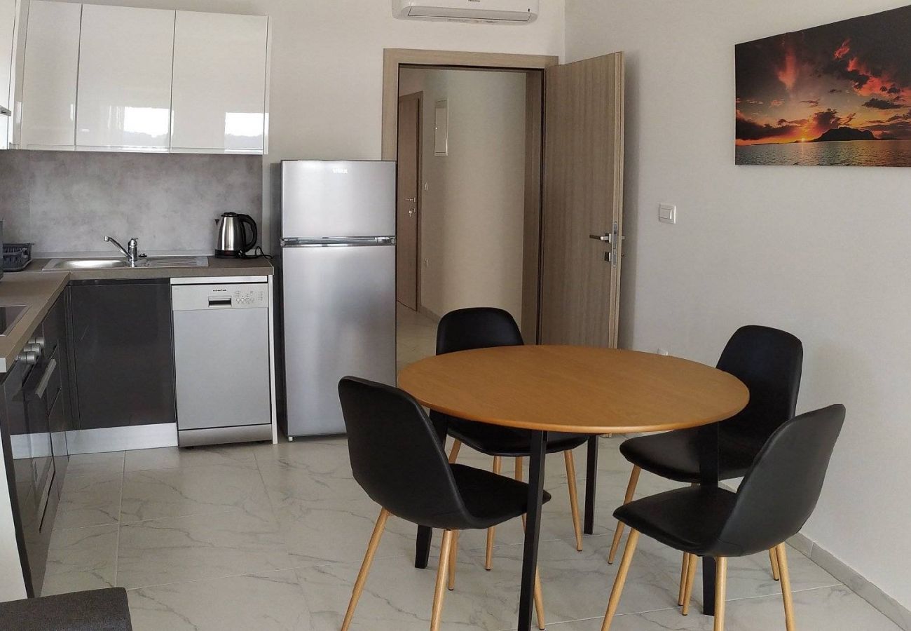 Apartment in Okrug Gornji - Apartment in Okrug Gornji with Seaview, Balcony, Air condition, WIFI (5059-5)