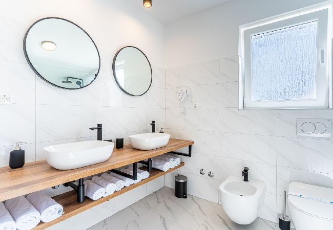 Rent by room in Cres - Room in Cres with Seaview, Balcony, Air condition, WIFI (4249-5) Rent by room in Cres - Room in Cres with Seaview, Balcony, Air condition, WIFI (4249-5)
