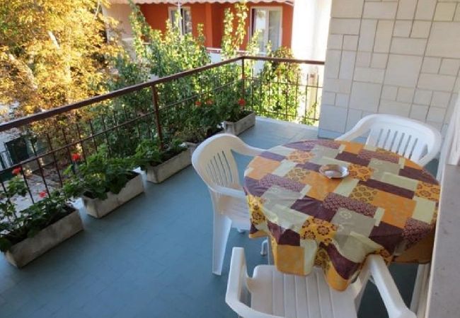 Rent by room in Sukošan - Room in Sukošan with Balcony, Air condition, WIFI (5188-2) Rent by room in Sukošan - Room in Sukošan with Balcony, Air condition, WIFI (5188-2)
