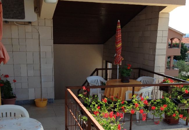 Rent by room in Sukošan - Room in Sukošan with Balcony, Air condition, WIFI (5188-2) Rent by room in Sukošan - Room in Sukošan with Balcony, Air condition, WIFI (5188-2)
