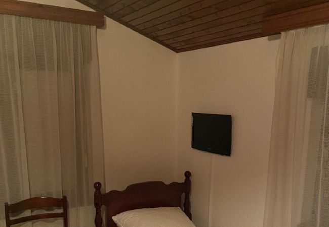 Rent by room in Sukošan - Room in Sukošan with Balcony, Air condition, WIFI (5188-3) Rent by room in Sukošan - Room in Sukošan with Balcony, Air condition, WIFI (5188-3)