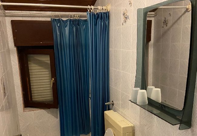 Rent by room in Sukošan - Room in Sukošan with Balcony, Air condition, WIFI (5188-3) Rent by room in Sukošan - Room in Sukošan with Balcony, Air condition, WIFI (5188-3)