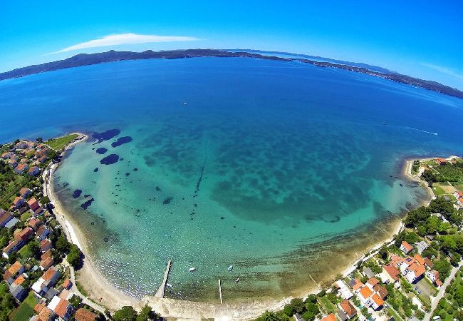 Rent by room in Sukošan - Room in Sukošan with Balcony, Air condition, WIFI (5188-3) Rent by room in Sukošan - Room in Sukošan with Balcony, Air condition, WIFI (5188-3)