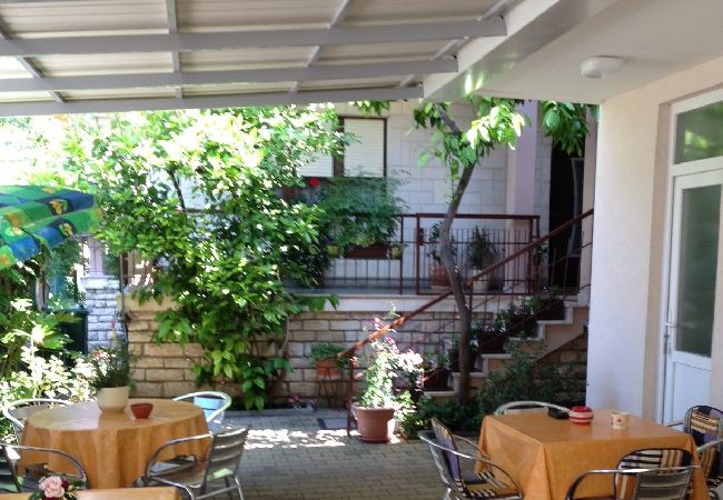 Rent by room in Sukošan - Room in Sukošan with Balcony, Air condition, WIFI (5188-4) Rent by room in Sukošan - Room in Sukošan with Balcony, Air condition, WIFI (5188-4)