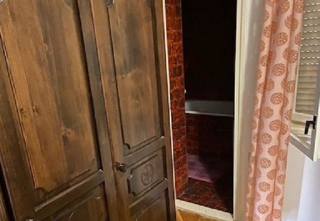 Rent by room in Sukošan - Room in Sukošan with Balcony, Air condition, WIFI (5188-6) Rent by room in Sukošan - Room in Sukošan with Balcony, Air condition, WIFI (5188-6)