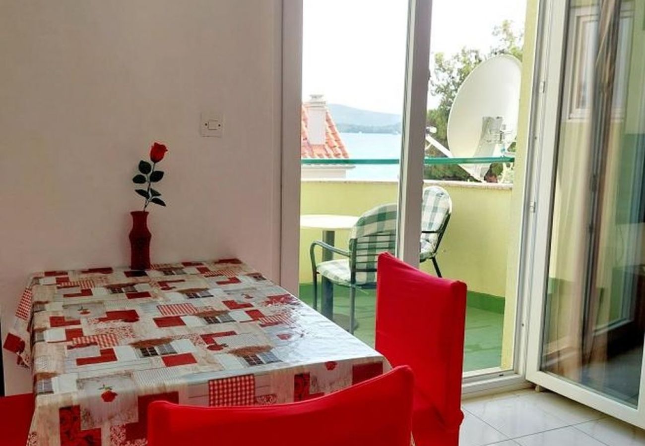 Apartment in Žaborić - Apartment in Žaborić with Seaview, Balcony, Air condition, WIFI (5177-1)