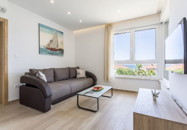 Apartment in Podstrana - Apartment in Podstrana-Sv.Martin with Seaview, Balcony, Air condition, WIFI (4777-3) Apartment in Podstrana - Apartment in Podstrana-Sv.Martin with Seaview, Balcony, Air condition, WIFI (4777-3)