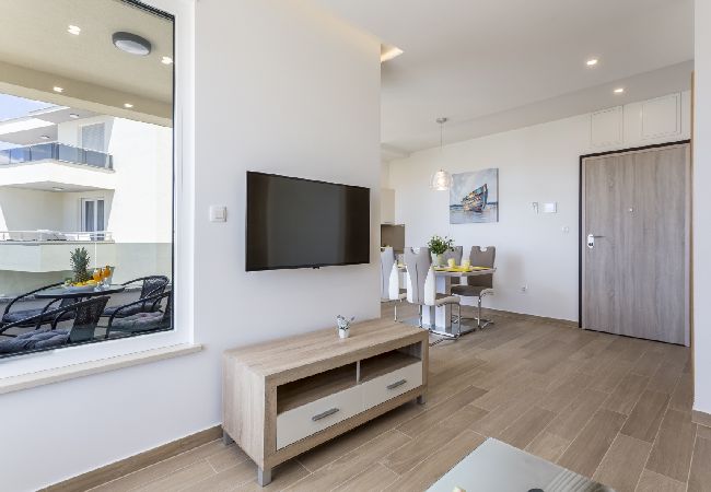 Apartment in Podstrana - Apartment in Podstrana-Sv.Martin with Seaview, Balcony, Air condition, WIFI (4777-3) Apartment in Podstrana - Apartment in Podstrana-Sv.Martin with Seaview, Balcony, Air condition, WIFI (4777-3)