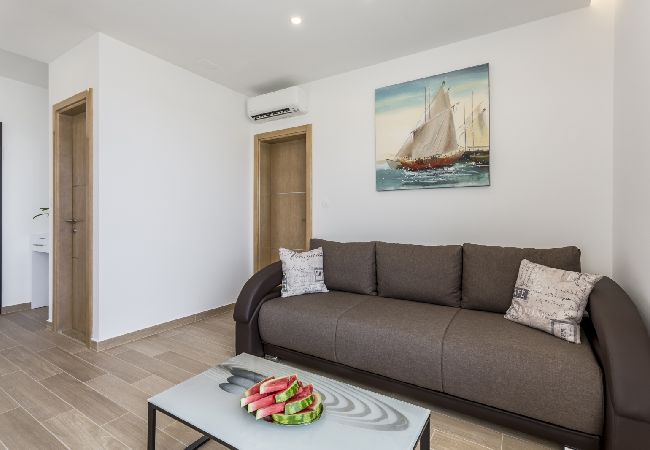 Apartment in Podstrana - Apartment in Podstrana-Sv.Martin with Seaview, Balcony, Air condition, WIFI (4777-3) Apartment in Podstrana - Apartment in Podstrana-Sv.Martin with Seaview, Balcony, Air condition, WIFI (4777-3)