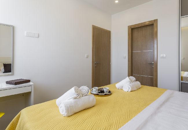 Apartment in Podstrana - Apartment in Podstrana-Sv.Martin with Seaview, Balcony, Air condition, WIFI (4777-3) Apartment in Podstrana - Apartment in Podstrana-Sv.Martin with Seaview, Balcony, Air condition, WIFI (4777-3)