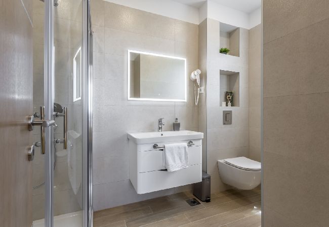 Apartment in Podstrana - Apartment in Podstrana-Sv.Martin with Seaview, Balcony, Air condition, WIFI (4777-3) Apartment in Podstrana - Apartment in Podstrana-Sv.Martin with Seaview, Balcony, Air condition, WIFI (4777-3)