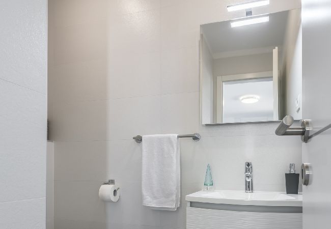 Apartment in Podstrana - Apartment in Podstrana-Sv.Martin with Balcony, Air condition, WIFI, Washing machine (4777-2) Apartment in Podstrana - Apartment in Podstrana-Sv.Martin with Balcony, Air condition, WIFI, Washing machine (4777-2)
