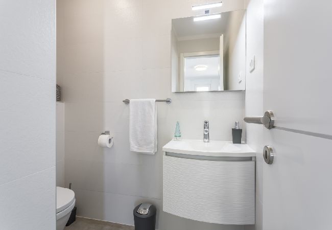 Apartment in Podstrana - Apartment in Podstrana-Sv.Martin with Balcony, Air condition, WIFI, Washing machine (4777-2) Apartment in Podstrana - Apartment in Podstrana-Sv.Martin with Balcony, Air condition, WIFI, Washing machine (4777-2)