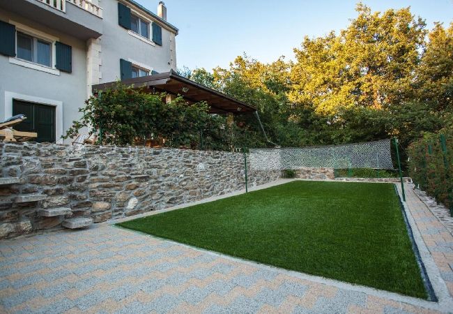 House in Omiš - Holiday Home in Omiš with Terrace, Air condition, WIFI, Washing machine (5202-1) House in Omiš - Holiday Home in Omiš with Terrace, Air condition, WIFI, Washing machine (5202-1)