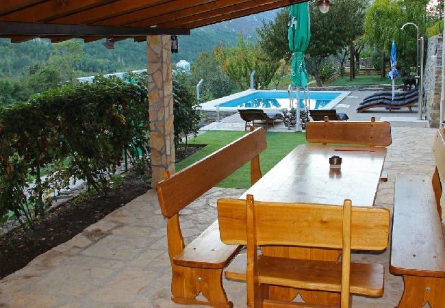 House in Omiš - Holiday Home in Omiš with Terrace, Air condition, WIFI, Washing machine (5202-1) House in Omiš - Holiday Home in Omiš with Terrace, Air condition, WIFI, Washing machine (5202-1)
