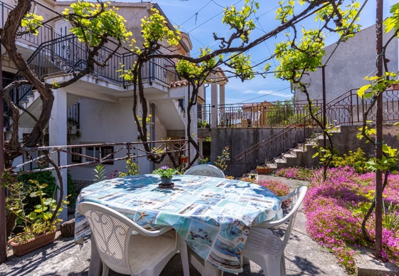 Studio in Cres - Studio apartment in Cres with Terrace, Air condition, WIFI (5206-2)