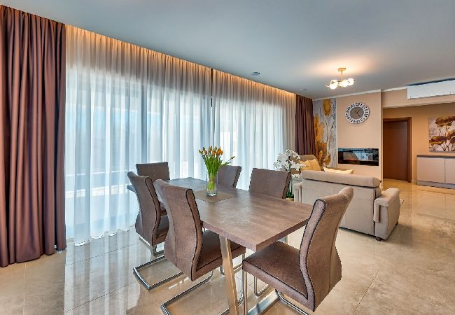 House in Labin - Holiday Home in Kapelica with Seaview, Terrace, Air condition, WIFI (5207-1) House in Labin - Holiday Home in Kapelica with Seaview, Terrace, Air condition, WIFI (5207-1)