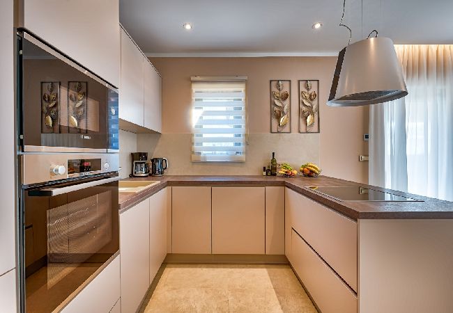 House in Labin - Holiday Home in Kapelica with Seaview, Terrace, Air condition, WIFI (5207-1) House in Labin - Holiday Home in Kapelica with Seaview, Terrace, Air condition, WIFI (5207-1)