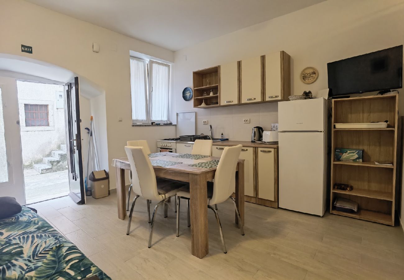 Studio in Opatija - Studio apartment in Opatija with Terrace, Air condition, WIFI, Washing machine (5211-1)