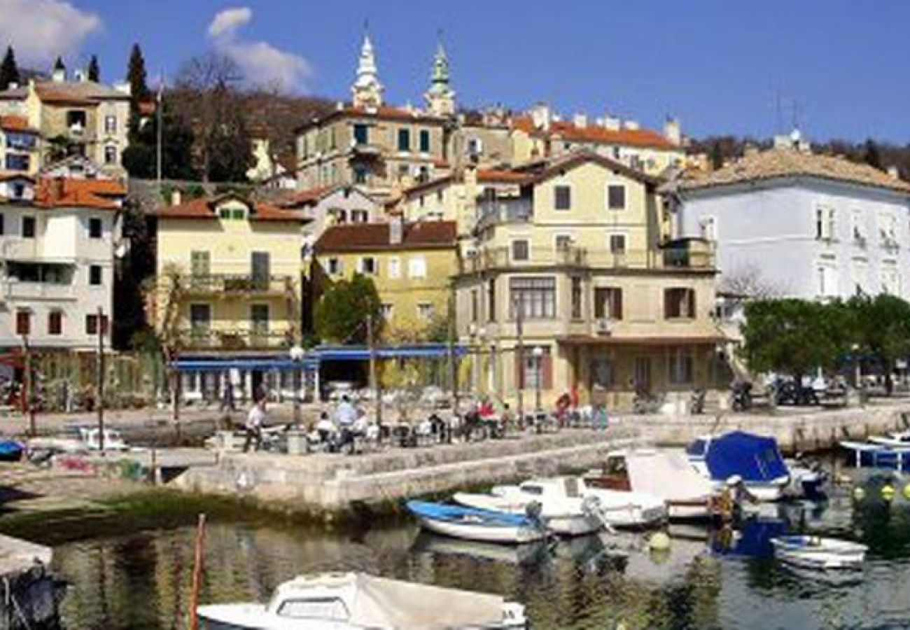 Studio in Opatija - Studio apartment in Opatija with Terrace, Air condition, WIFI, Washing machine (5211-1)