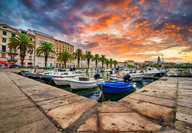 Apartment in Split - Apartment in Split with Terrace, Air condition, WIFI, Washing machine (5222-1) Apartment in Split - Apartment in Split with Terrace, Air condition, WIFI, Washing machine (5222-1)