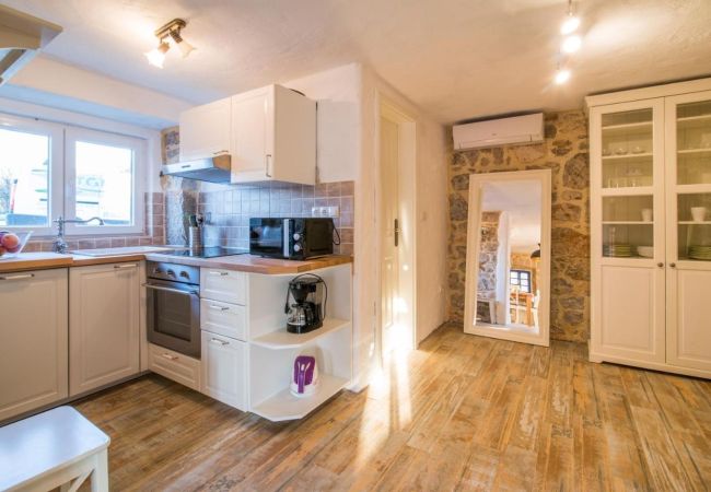 House in Garica - Holiday house / Island of Krk, with pool, terrace, air conditioning, Wi-Fi, washing machine (5234-1) House in Garica - Holiday house / Island of Krk, with pool, terrace, air conditioning, Wi-Fi, washing machine (5234-1)