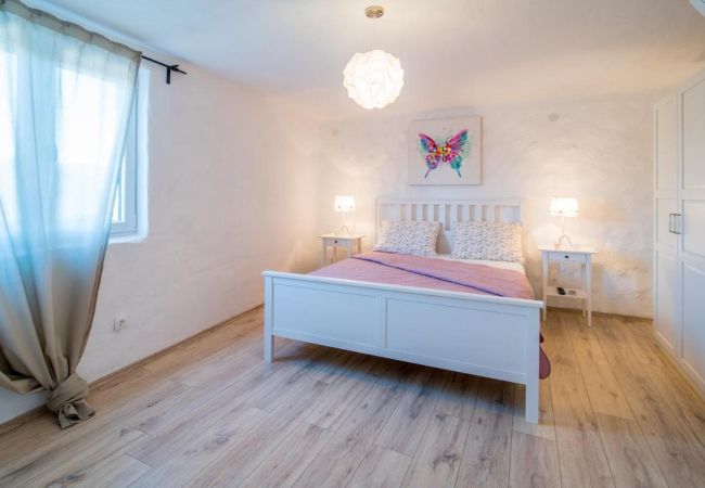 House in Garica - Holiday house / Island of Krk, with pool, terrace, air conditioning, Wi-Fi, washing machine (5234-1) House in Garica - Holiday house / Island of Krk, with pool, terrace, air conditioning, Wi-Fi, washing machine (5234-1)