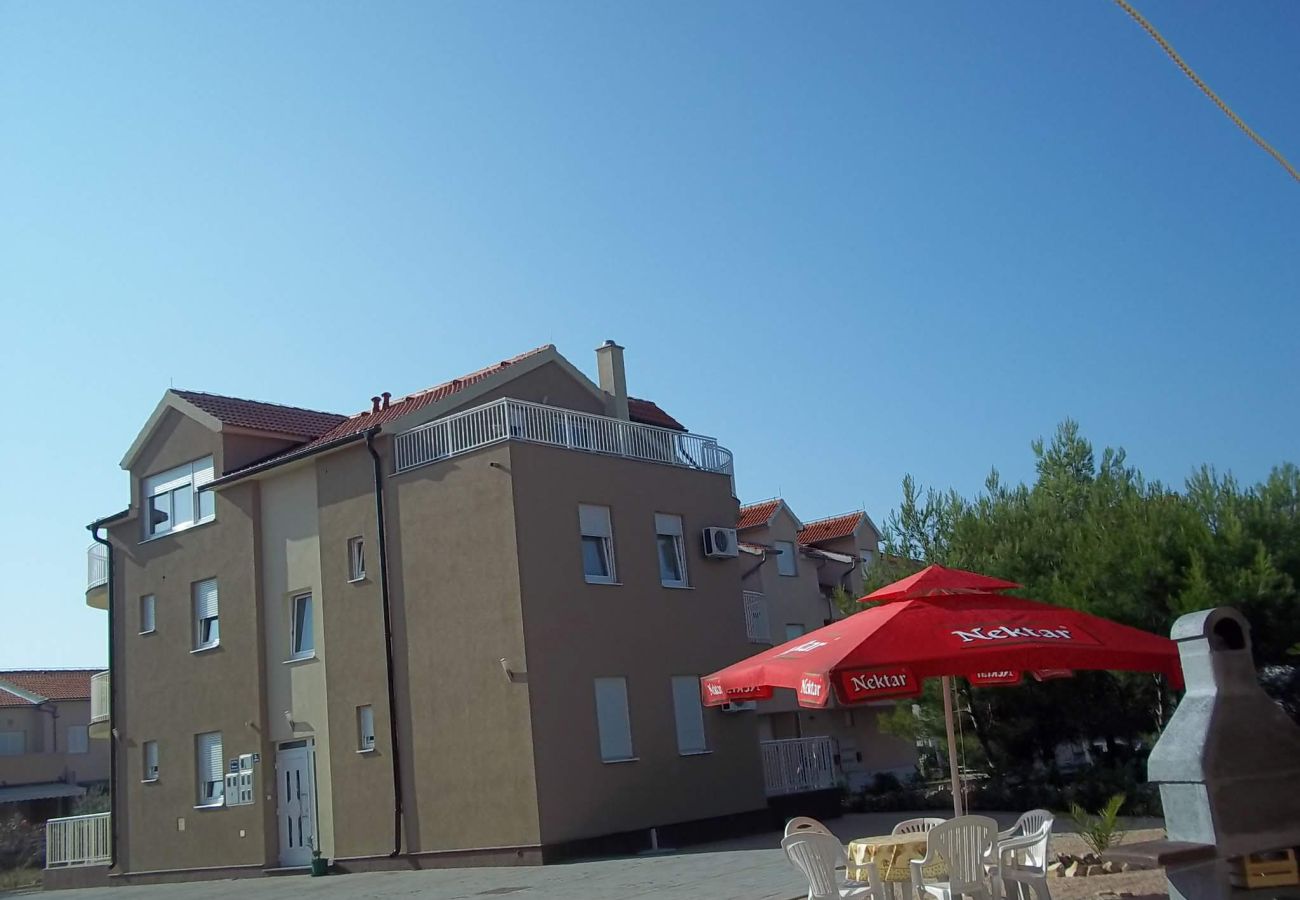 Apartment in Vodice - Ferienwohnung in Vodice mit Terrasse, Klimaanlage, W-LAN (3599-1)