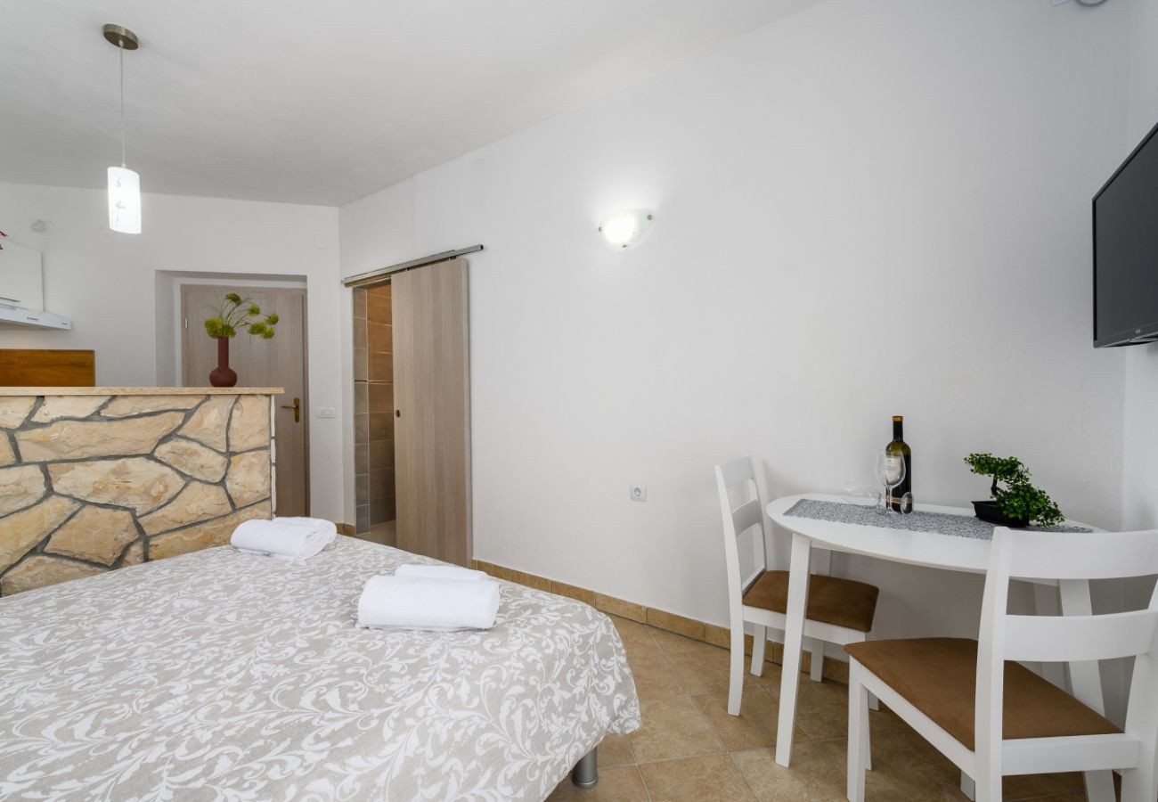 Studio in Drenje - Studio in Drenje with sea view, terrace, air conditioning, Wi-Fi (5235-9)