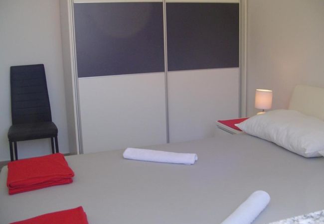 Apartment in Turanj - Apartment in Turanj with garden access, washing machine, air conditioning, Wi-Fi (5236-1) Apartment in Turanj - Apartment in Turanj with garden access, washing machine, air conditioning, Wi-Fi (5236-1)