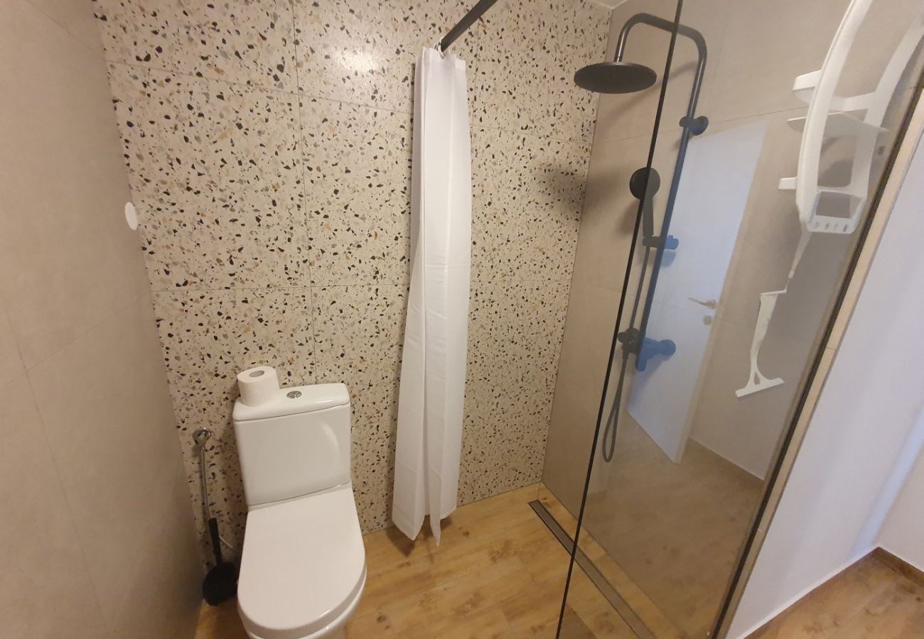 Studio in Štinjan - Studio in Štinjan with Balcony, Satellite TV, Air Conditioning, Wi-Fi (5018-3)