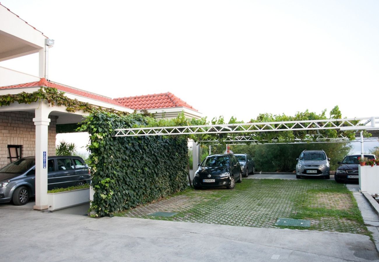 Apartment in Duce - Apartment directly on the sandy beach with sea view, balcony, air conditioning, and Wi-Fi