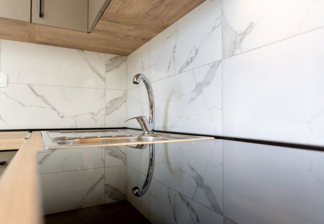 Apartment in Rab - Apartment in Barbat with sea view, dishwasher, air conditioning (660-6) Apartment in Rab - Apartment in Barbat with sea view, dishwasher, air conditioning (660-6)