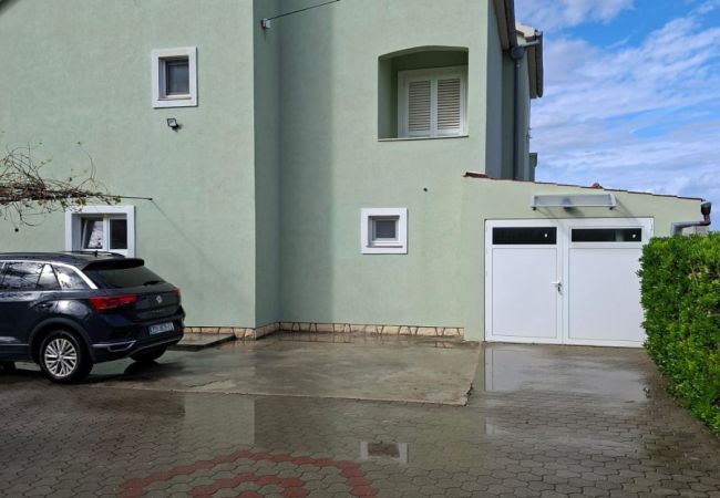 House in Privlaka - Holiday house 5239 for 8+3 persons in Privlaka – 100 m from the sandy beach