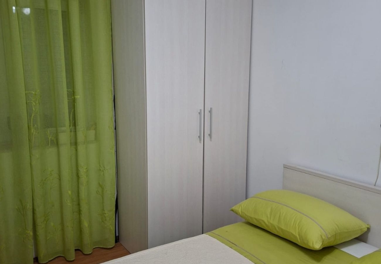 House in Privlaka - Holiday house 5239 for 8+3 persons in Privlaka – 100 m from the sandy beach