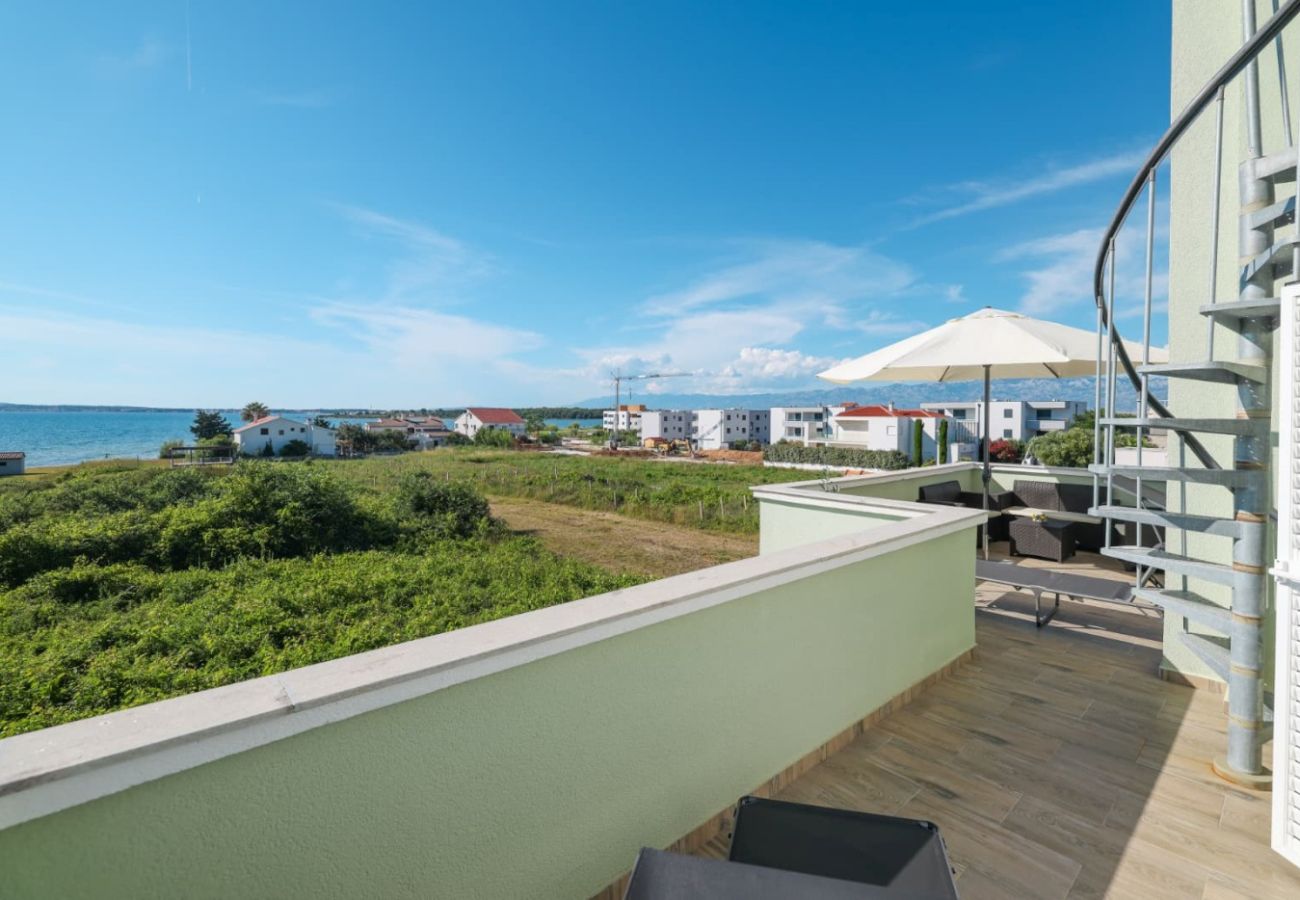 House in Privlaka - Holiday house 5239 for 8+3 persons in Privlaka – 100 m from the sandy beach