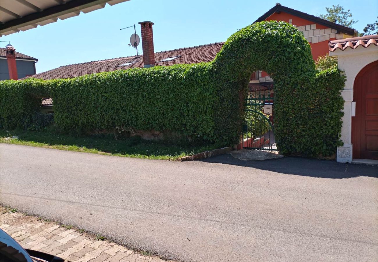 Studio in Umag - Studio in Umag with air conditioning, washing machine, Wi-Fi (4222-3)