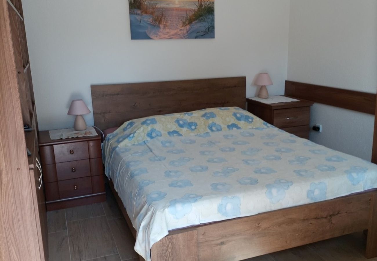 Studio in Umag - Studio in Umag with air conditioning, washing machine, Wi-Fi (4222-3)